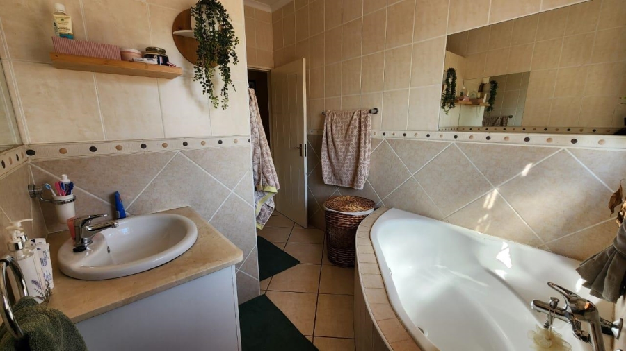 4 Bedroom Property for Sale in Rustenburg North West